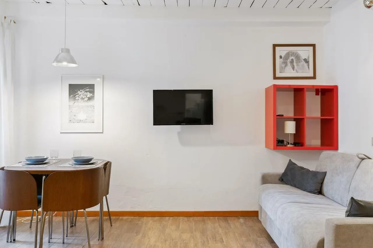 Flatty Apartments - Cirillo Milan 0*,  Italy